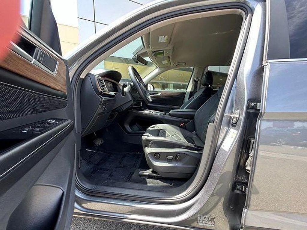used 2024 Volkswagen Atlas car, priced at $25,390