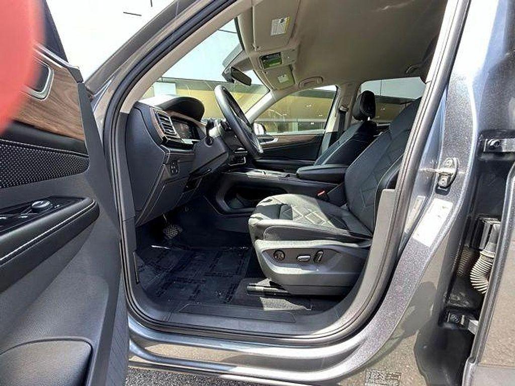 used 2024 Volkswagen Atlas car, priced at $25,390