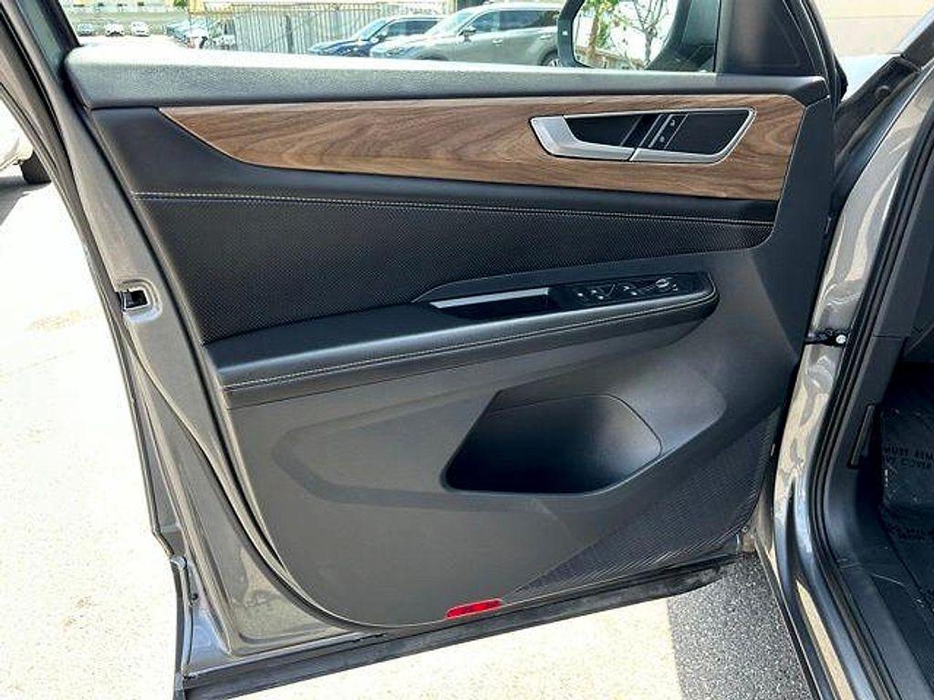 used 2024 Volkswagen Atlas car, priced at $25,390