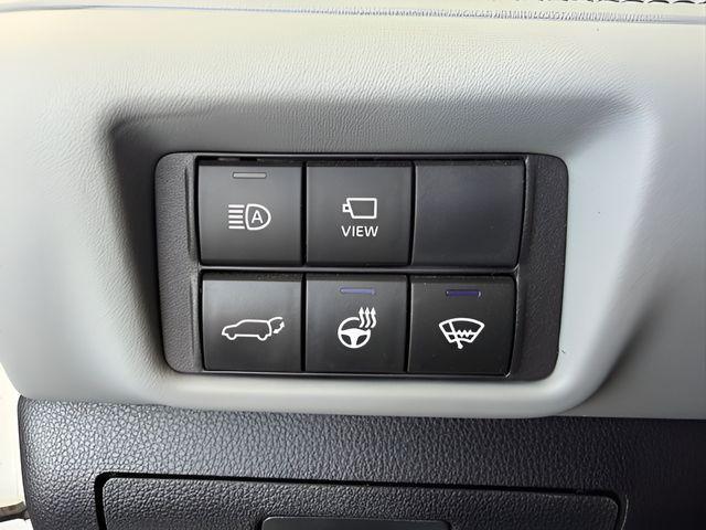 used 2022 Toyota Highlander car, priced at $29,925