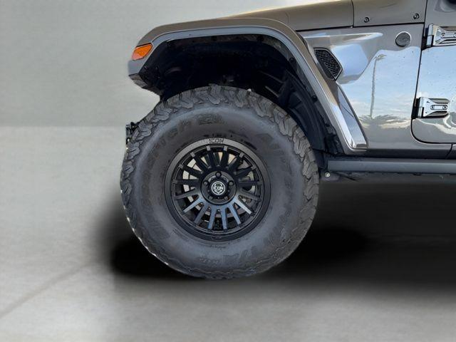 used 2023 Jeep Gladiator car, priced at $36,800