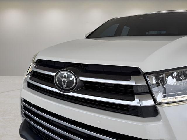 used 2018 Toyota Highlander car, priced at $22,900