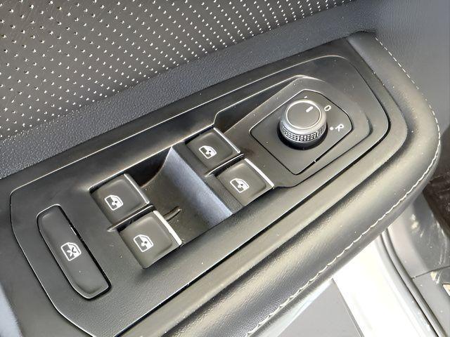 used 2025 Volkswagen Atlas car, priced at $32,990