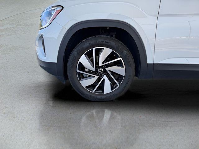 used 2025 Volkswagen Atlas car, priced at $33,900