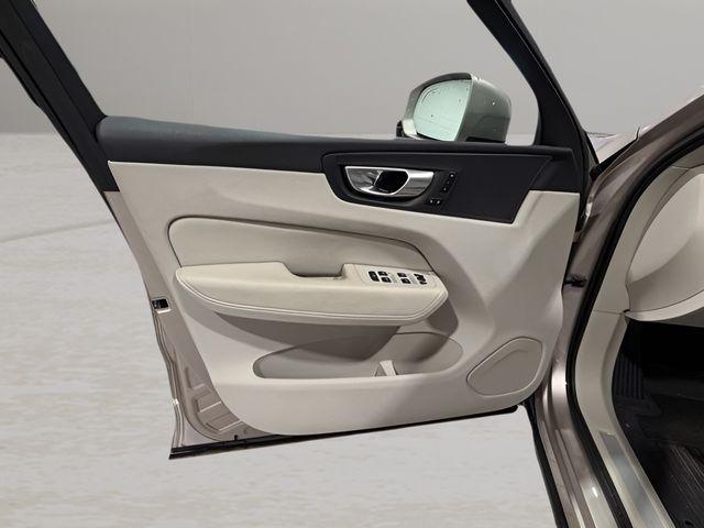 used 2023 Volvo XC60 car, priced at $27,700