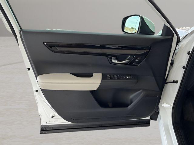 used 2025 Honda CR-V car, priced at $32,600