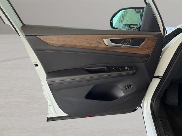 used 2025 Volkswagen Atlas car, priced at $33,700