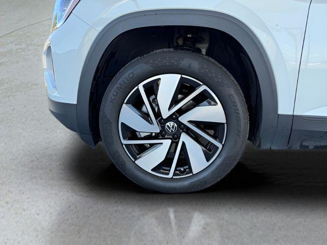 used 2025 Volkswagen Atlas car, priced at $33,700