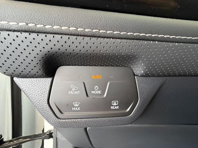 used 2025 Volkswagen Atlas car, priced at $33,700