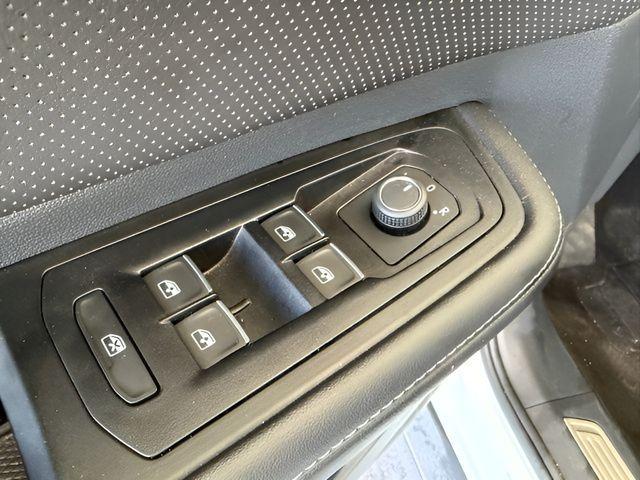 used 2025 Volkswagen Atlas car, priced at $33,700