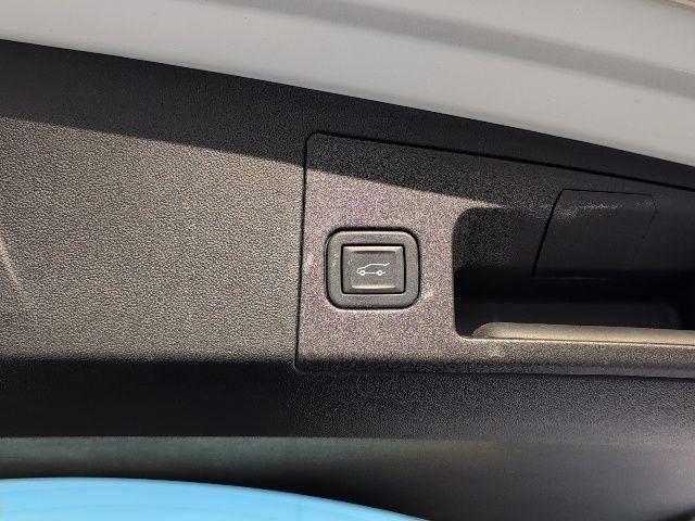 used 2021 Cadillac XT5 car, priced at $23,297