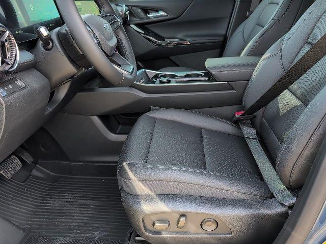 new 2026 Chevrolet Equinox car, priced at $32,190