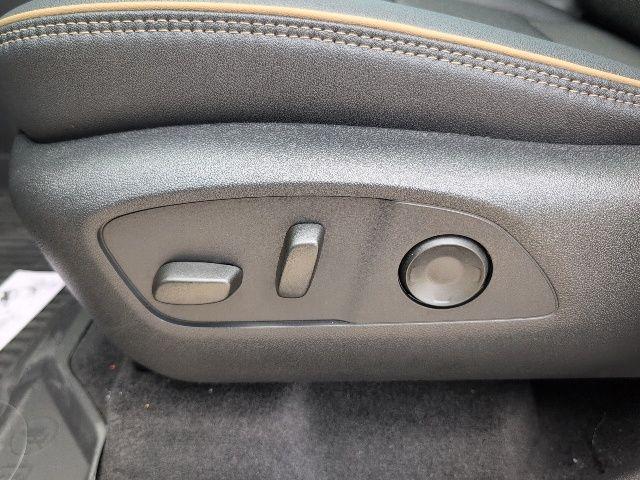 new 2026 Chevrolet Traverse car, priced at $59,115