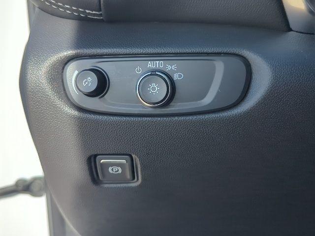 new 2025 Chevrolet Blazer car, priced at $32,877