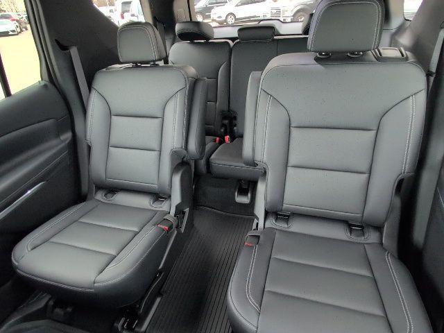 new 2026 Chevrolet Traverse car, priced at $54,200