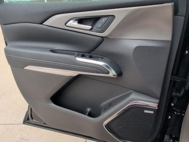 new 2026 Chevrolet Traverse car, priced at $54,200