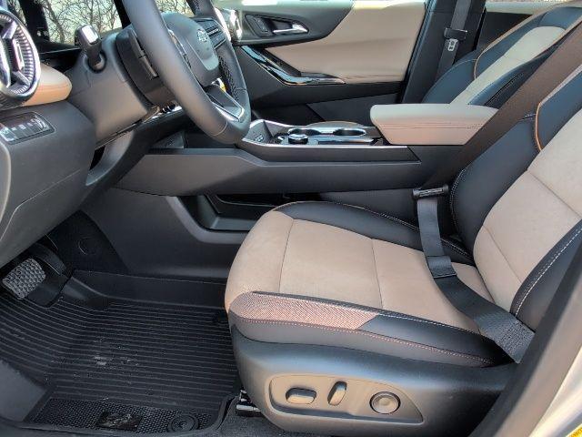 new 2026 Chevrolet Equinox car, priced at $36,410