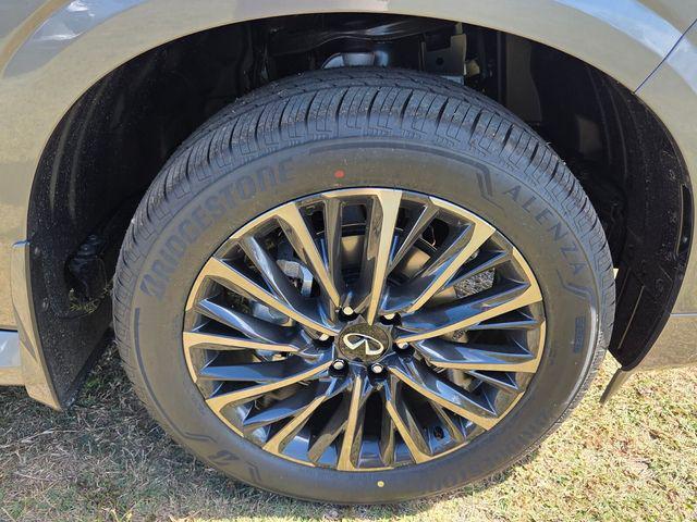 new 2026 INFINITI QX80 car, priced at $102,024