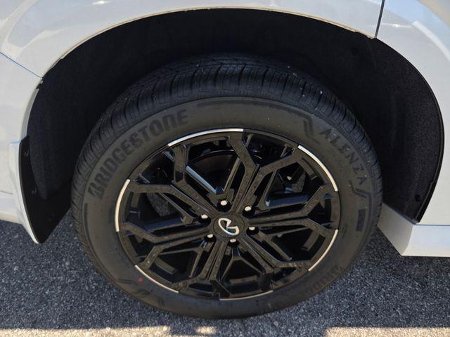 new 2026 INFINITI QX80 car, priced at $93,267