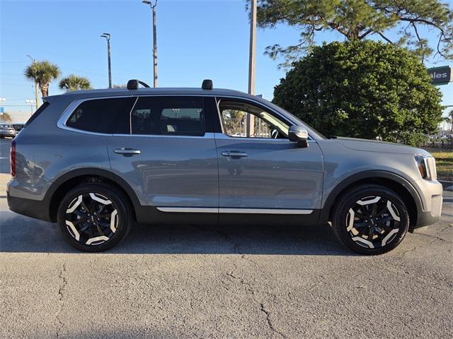 used 2025 Kia Telluride car, priced at $34,220