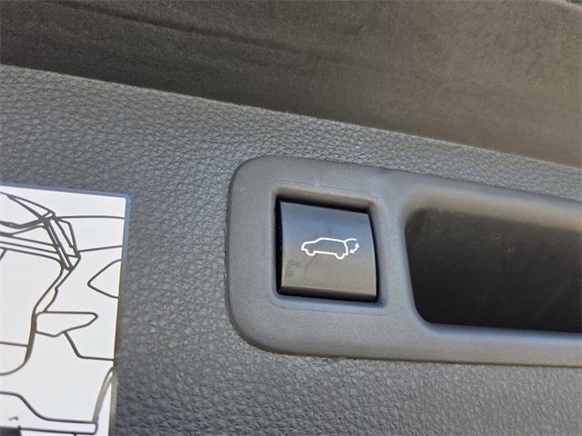 used 2022 Toyota Highlander car, priced at $33,997