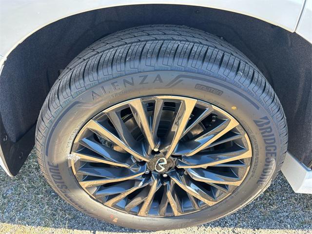 new 2026 INFINITI QX80 car, priced at $110,920