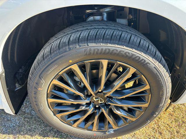 new 2026 INFINITI QX80 car, priced at $104,196