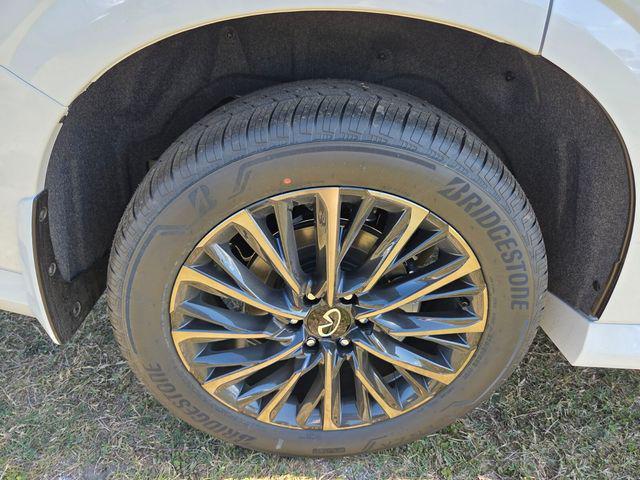 new 2026 INFINITI QX80 car, priced at $101,260