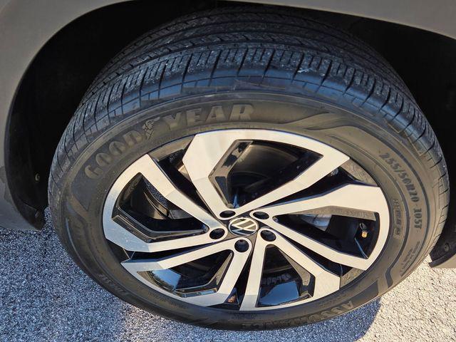 used 2021 Volkswagen Atlas car, priced at $23,981