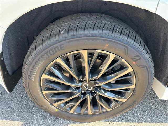 new 2026 INFINITI QX80 car, priced at $109,920