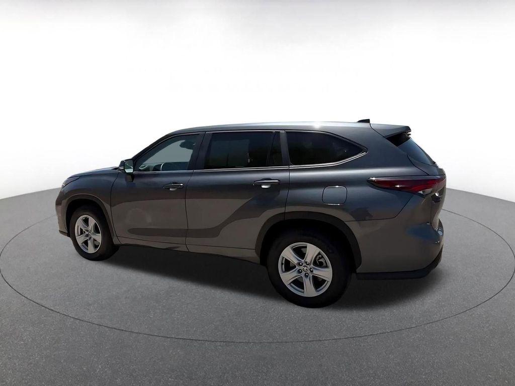 used 2025 Toyota Highlander car, priced at $36,182