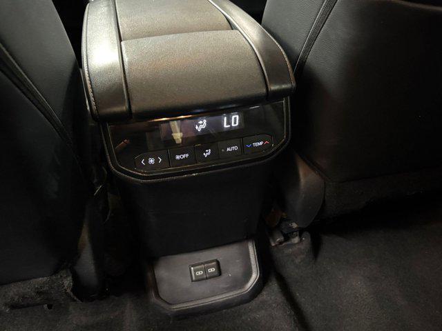 used 2024 Toyota Highlander car, priced at $35,759