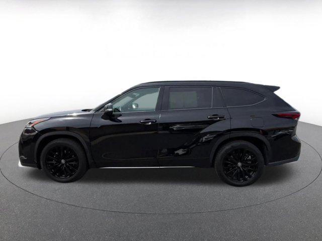 used 2024 Toyota Highlander car, priced at $35,759