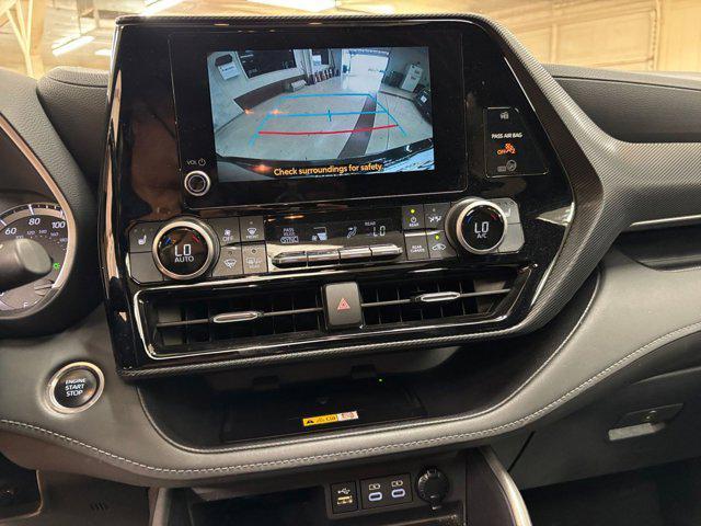 used 2024 Toyota Highlander car, priced at $35,759