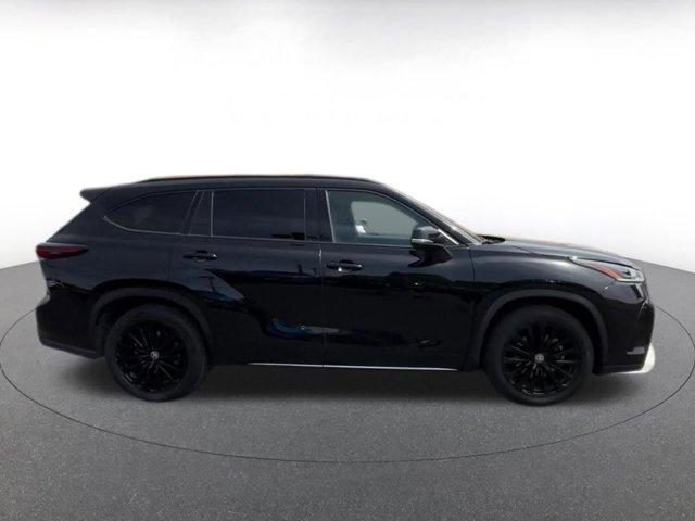 used 2024 Toyota Highlander car, priced at $35,759