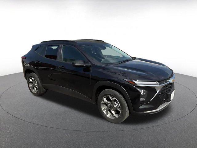 used 2025 Chevrolet Trax car, priced at $19,632