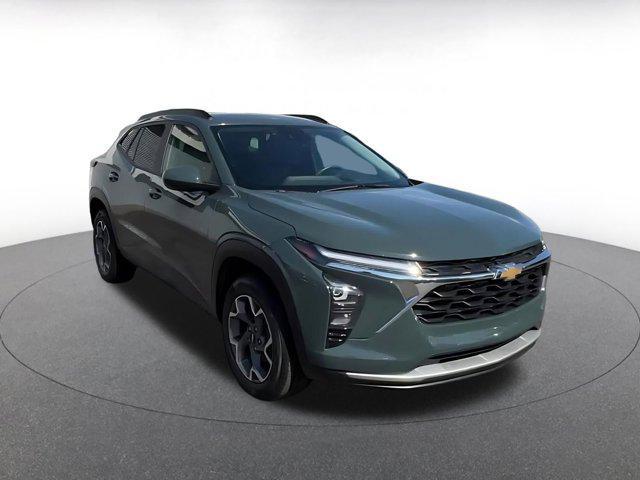 used 2025 Chevrolet Trax car, priced at $20,037