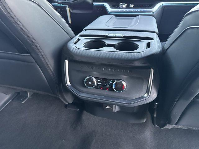 new 2025 Ford Expedition car, priced at $84,998