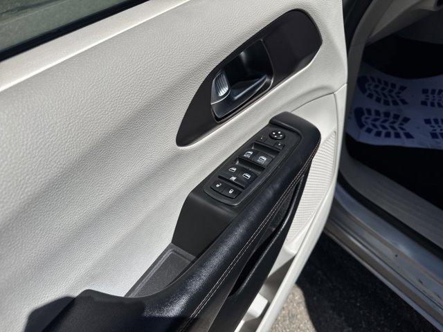 used 2019 Chrysler Pacifica car, priced at $13,998