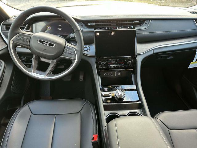 new 2025 Jeep Grand Cherokee car