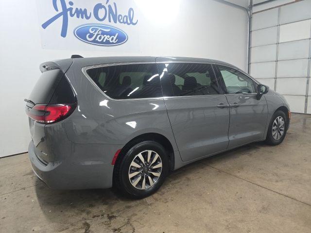 used 2023 Chrysler Pacifica Hybrid car, priced at $24,203