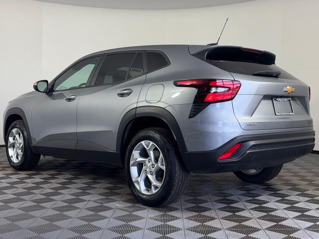 used 2024 Chevrolet Trax car, priced at $20,049