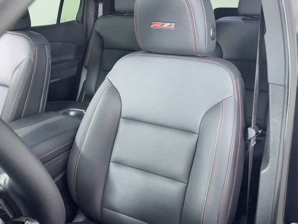 used 2025 Chevrolet Traverse car, priced at $45,175
