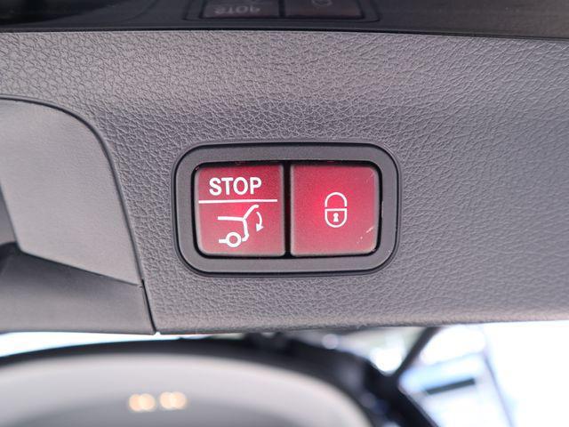 Mercedes-Benz GLS view 26