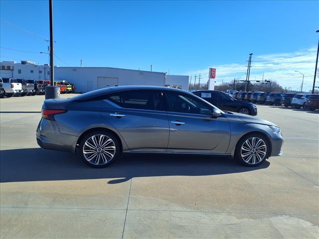 used 2023 Nissan Altima car, priced at $22,900