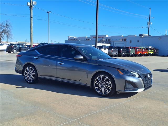 used 2023 Nissan Altima car, priced at $22,900