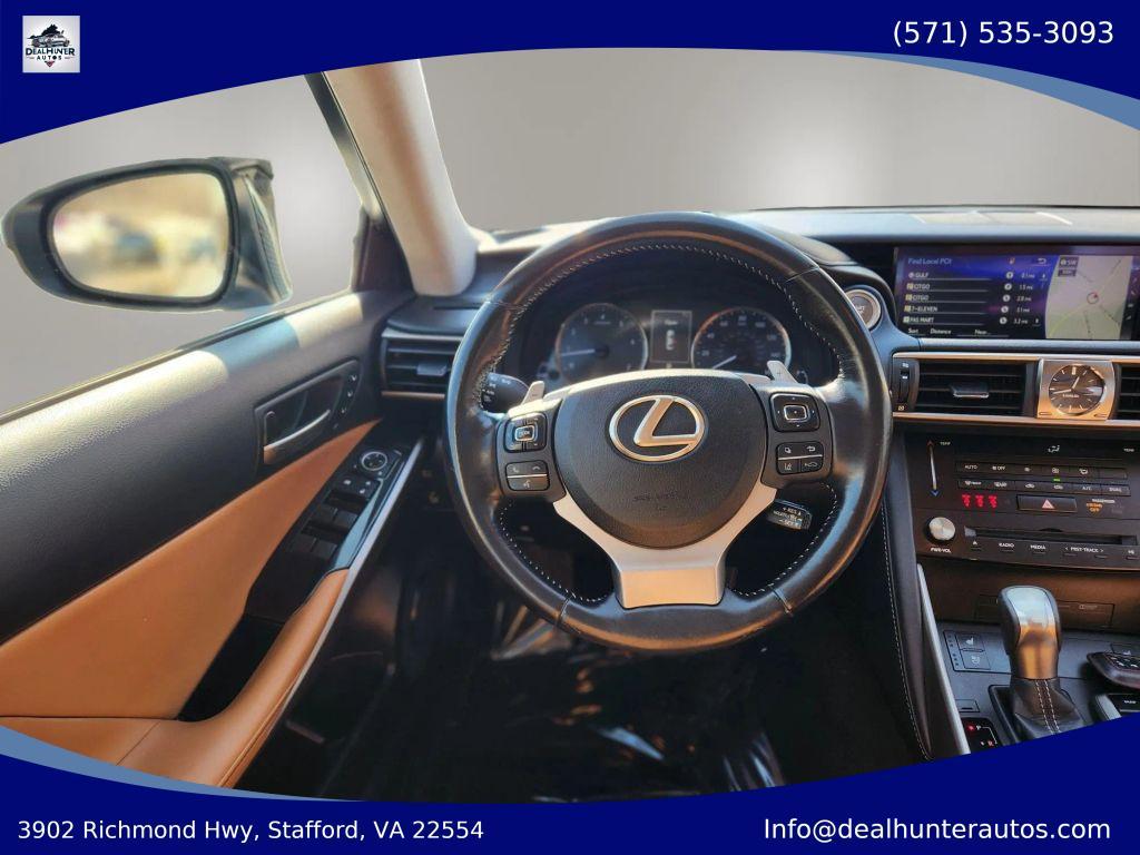 Lexus IS view 30