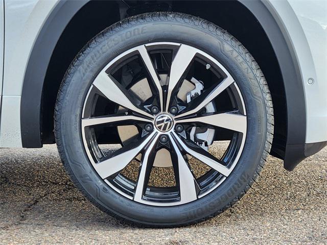 new 2026 Volkswagen Atlas car, priced at $53,041