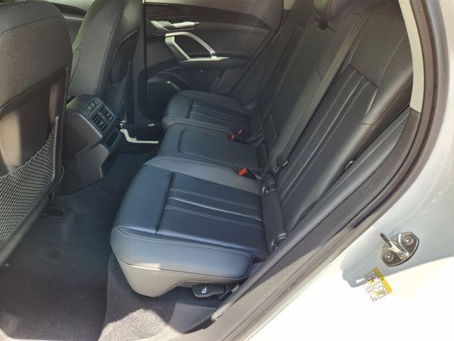 Audi Q5 view 28