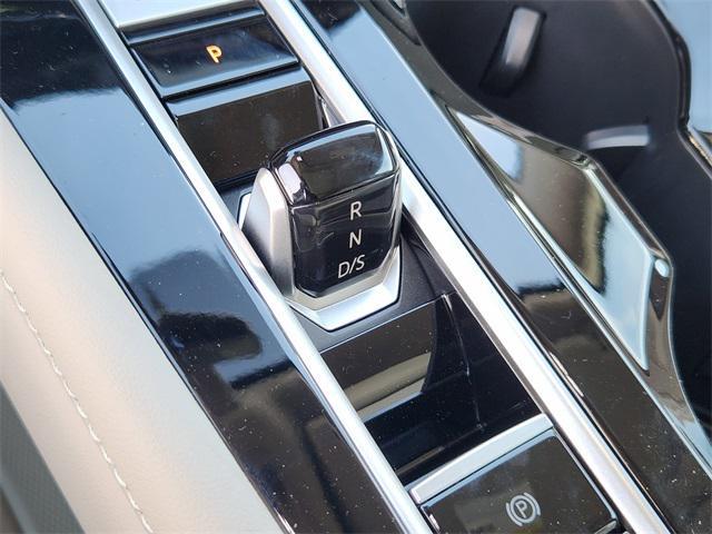 new 2026 Volkswagen Atlas car, priced at $52,692